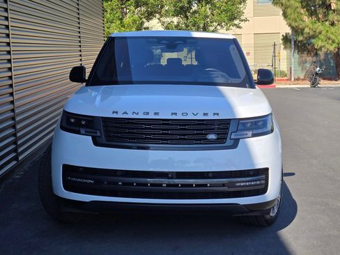 Used 2023 Land Rover Range Rover SE AWD/4WD image 3