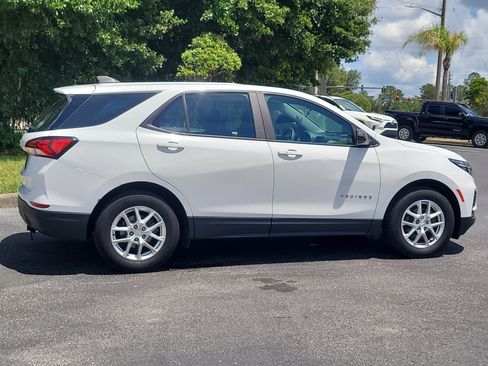 Used 2022 Chevrolet Equinox LS FWD image 8