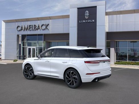 New 2024 Lincoln Corsair Grand Touring AWD/4WD image 4