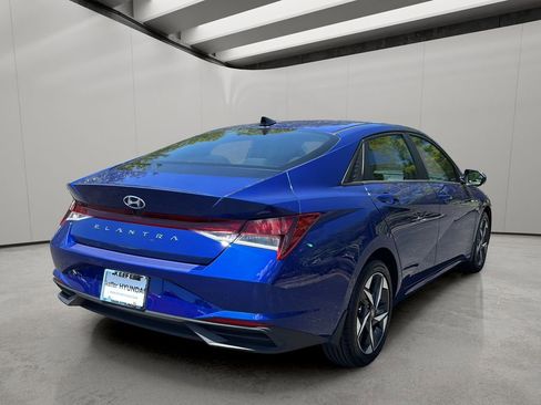 Certified 2023 Hyundai Elantra SEL w/ Convenience Package FWD image 5