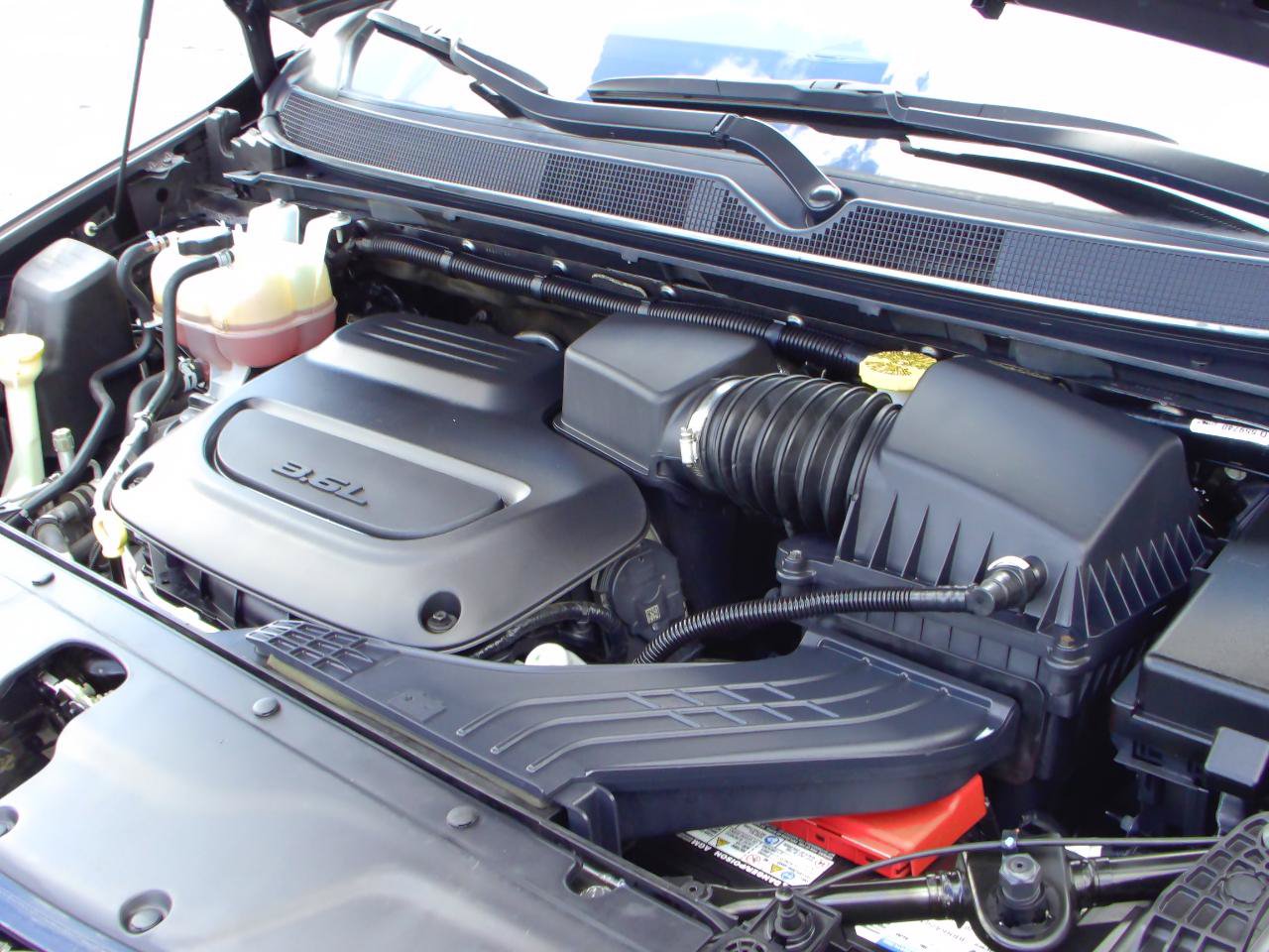 Used 2023 Chrysler Pacifica Limited FWD image 9