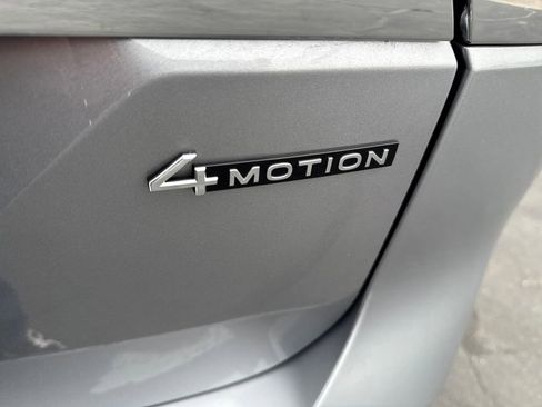 Used 2025 Volkswagen Atlas SE image 29