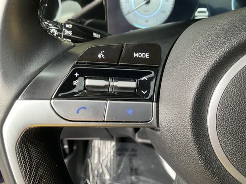 Used 2024 Hyundai Elantra Limited image 31