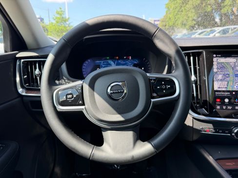 Certified 2025 Volvo V60 B5 Cross Country Plus AWD/4WD image 17