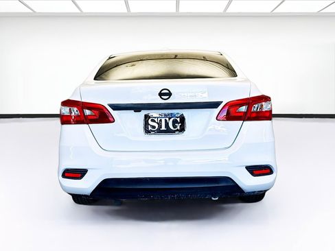 Used 2018 Nissan Sentra SV image 5