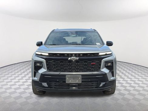 Used 2025 Chevrolet Traverse RS FWD image 2