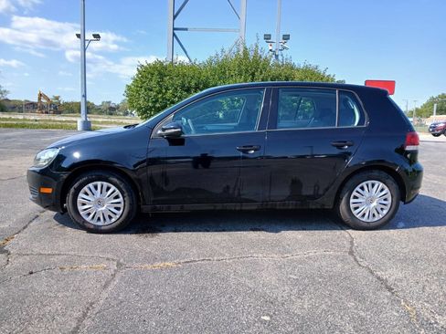 Used 2010 Volkswagen Golf 4-Door image 4