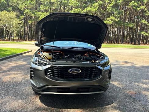 Used 2025 Ford Escape SE w/ PHEV Premium Package FWD image 26