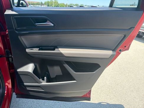 Certified 2023 Volkswagen Atlas Cross Sport SE w/ Panoramic Sunroof Package AWD/4WD image 21
