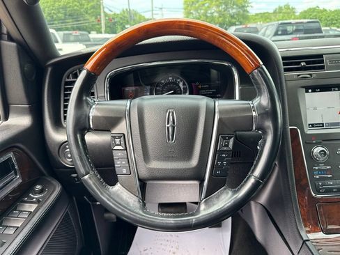 Used 2017 Lincoln Navigator Select AWD/4WD image 33