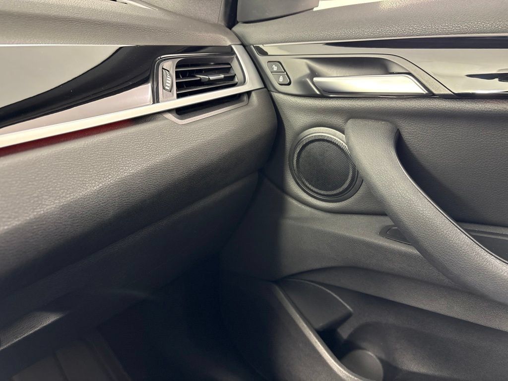 Used 2019 BMW X1 xDrive28i w/ Convenience Package AWD/4WD image 16
