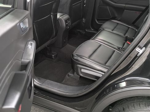 Used 2024 Ford Escape Platinum AWD/4WD image 26