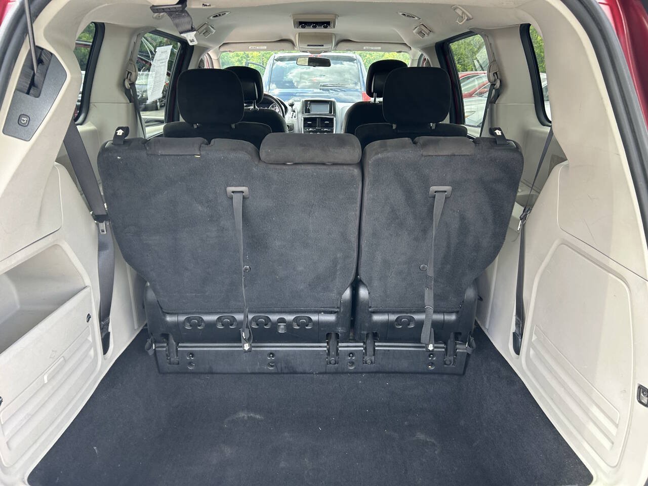 Used 2015 Dodge Grand Caravan SXT w/ Rear Park Assist Package FWD image 14