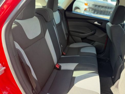 Used 2012 Ford Focus SE FWD image 7