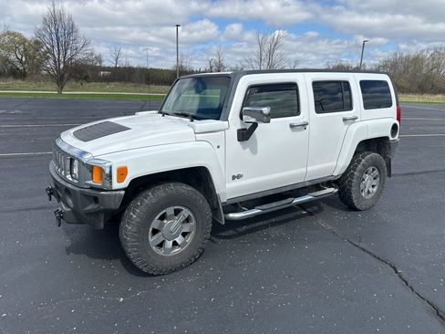 Used 2007 HUMMER H3 Luxury AWD/4WD image 3