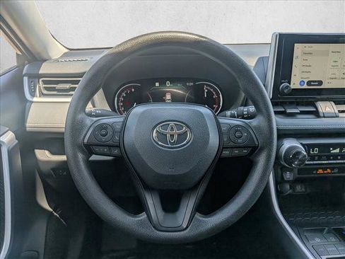 Used 2025 Toyota RAV4 XLE FWD image 13