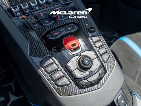 Used 2021 Lamborghini Aventador SVJ AWD/4WD image 17