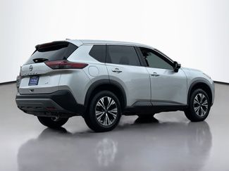 Used 2023 Nissan Rogue SV FWD video 2