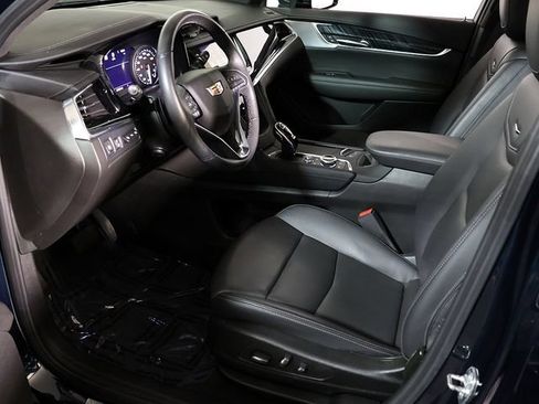 Used 2024 Cadillac XT6 Premium Luxury w/ Technology Package AWD/4WD image 12