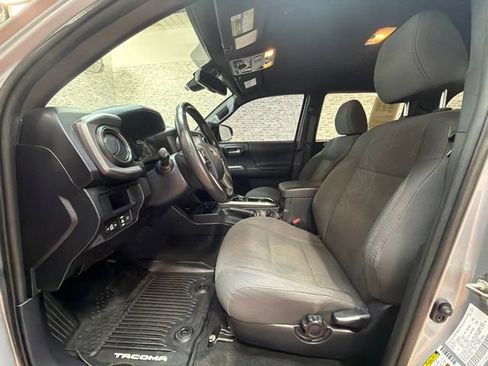 Used 2019 Toyota Tacoma TRD Off-Road AWD/4WD image 20