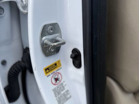 Used 2010 Toyota Tundra Limited image 33