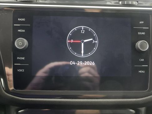 Used 2024 Volkswagen Tiguan SE AWD/4WD image 14