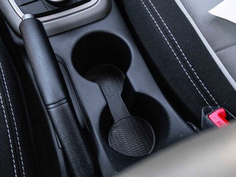 Used 2025 Hyundai Venue SEL image 21