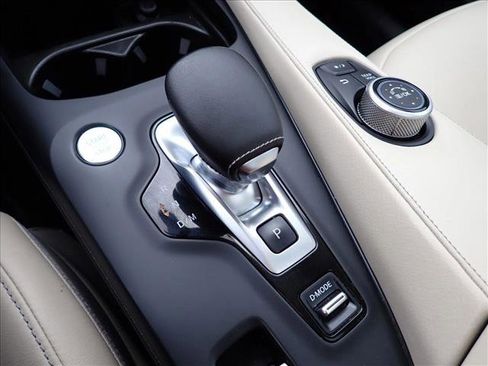 Used 2020 INFINITI QX50 Luxe w/ Navigation Package image 17