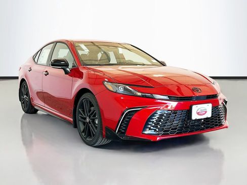 New 2026 Toyota Camry SE Nightshade image 3