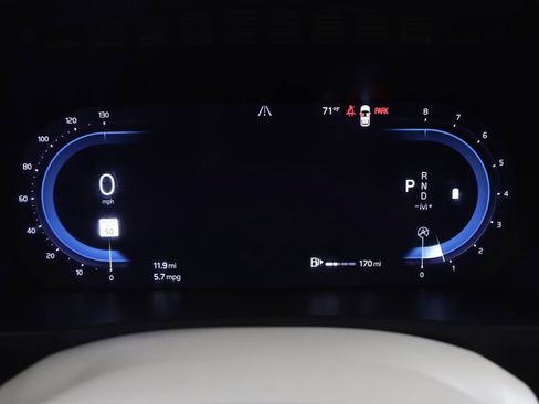 Used 2024 Volvo XC90 B6 Plus w/ Protection Package Premier image 21