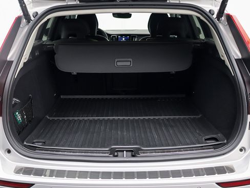 Used 2025 Volvo V60 B5 Cross Country Ultra w/ Protection Package Premier AWD/4WD image 32