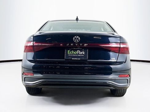 Used 2025 Volkswagen Jetta SE FWD image 7