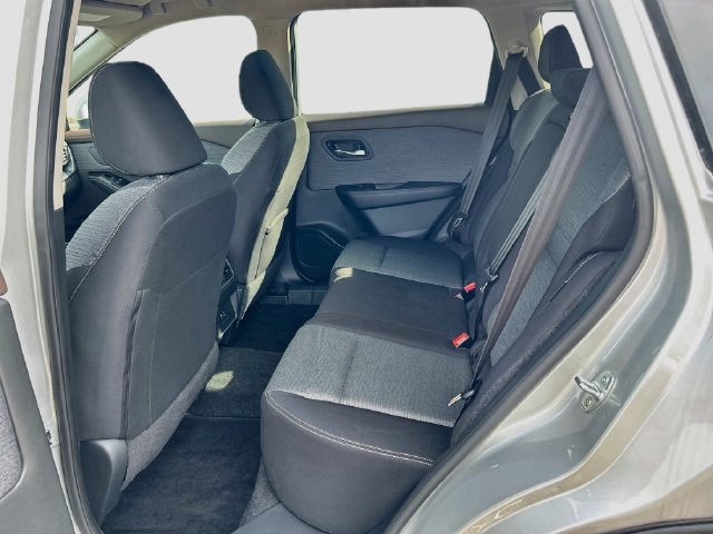 Used 2023 Nissan Rogue SV FWD image 18