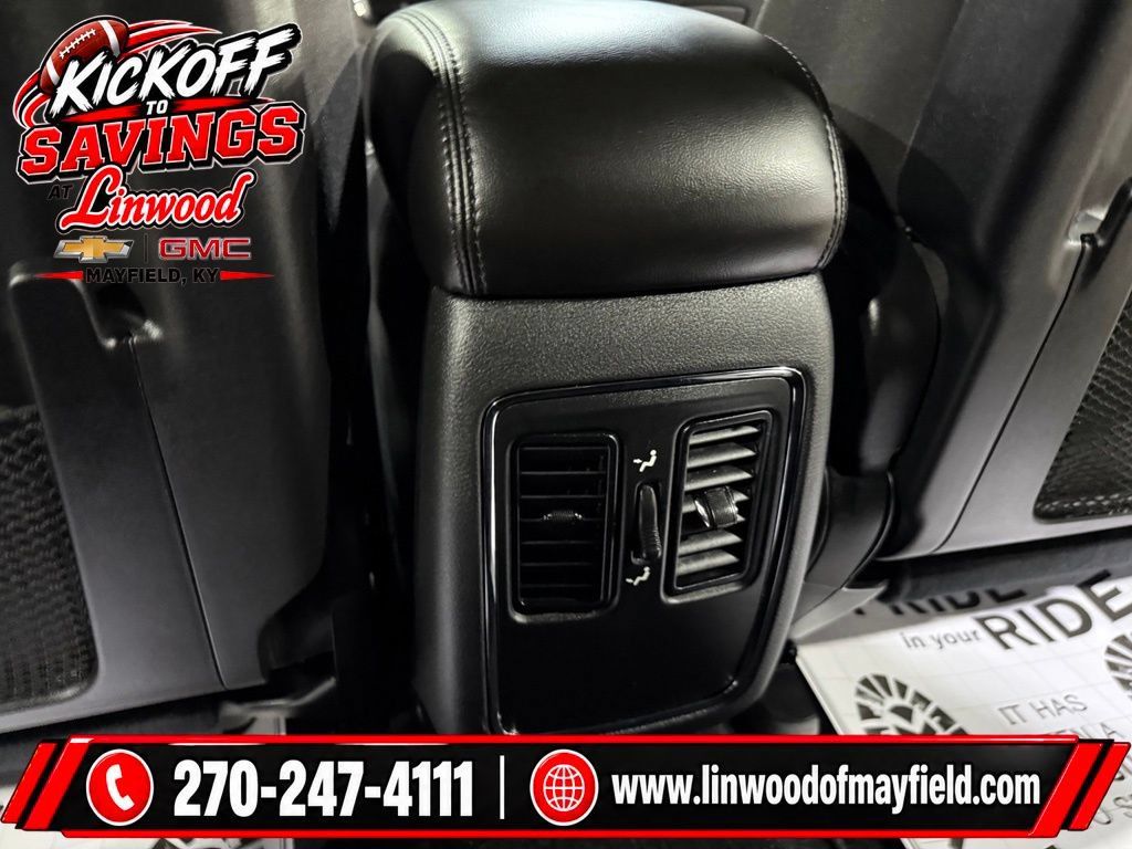 Used 2021 Jeep Grand Cherokee Laredo AWD/4WD image 22
