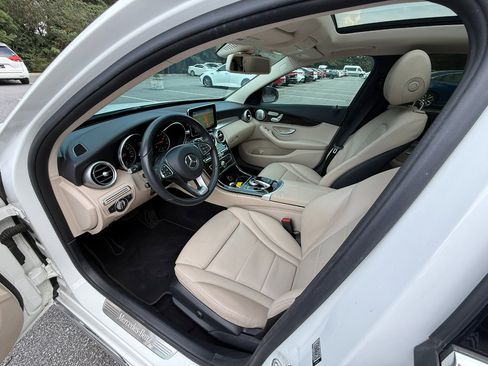 Used 2017 Mercedes-Benz C 300 Sedan image 8