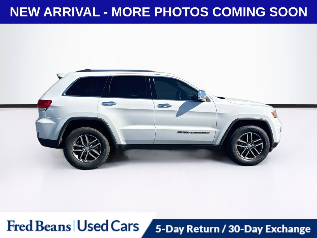 Used 2017 Jeep Grand Cherokee Limited AWD/4WD image 8