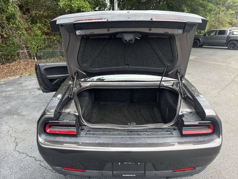 Used 2017 Dodge Challenger R/T Scat Pack RWD image 12