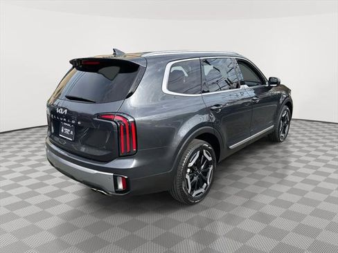 Used 2023 Kia Telluride EX w/ EX Captain's Chair Package image 6