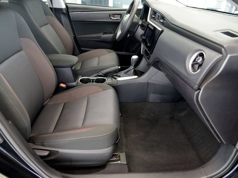 Used 2018 Toyota Corolla LE FWD image 30