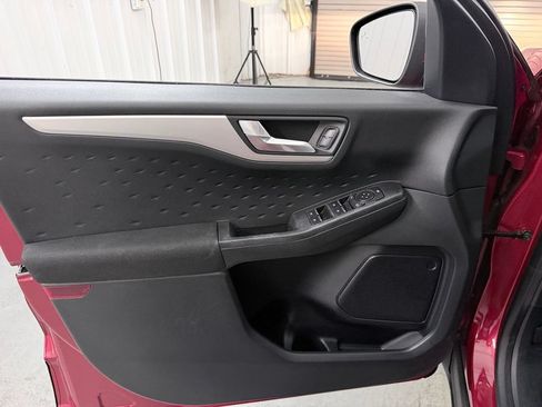 Used 2020 Ford Escape SE FWD image 12