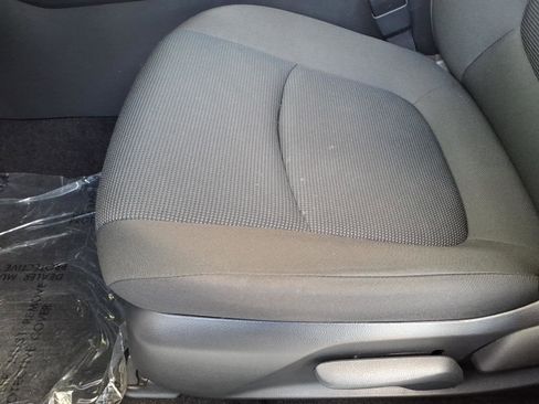 Used 2023 Toyota RAV4 LE AWD/4WD image 7