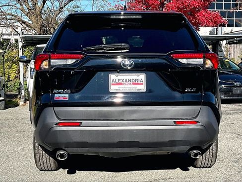 Used 2025 Toyota RAV4 XLE image 4