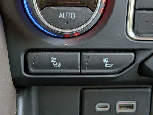 Used 2021 Chevrolet Suburban Z71 AWD/4WD image 26