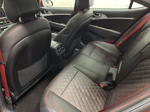 Used 2023 Genesis G70 3.3T w/ Sport Prestige Package image 17