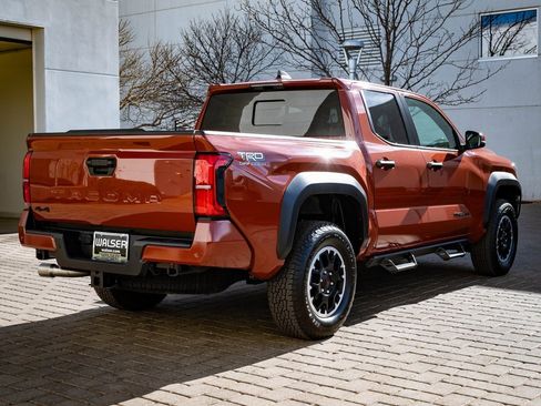 Used 2025 Toyota Tacoma TRD Off-Road w/ TRD Off Road Upgrade Package image 10