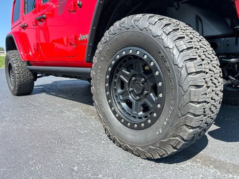 Used 2021 Jeep Wrangler Unlimited Rubicon w/ Trailer Tow Package AWD/4WD image 12