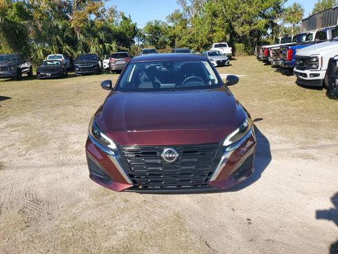 Used 2024 Nissan Altima 2.5 SV image 5