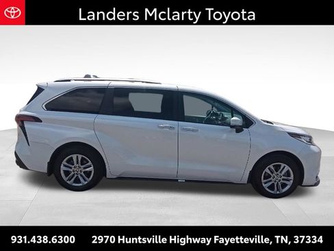 Used 2024 Toyota Sienna Limited FWD image 2