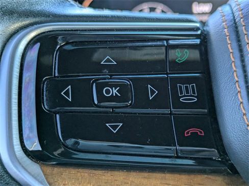 Used 2022 Jeep Grand Wagoneer Series III w/ Rear Seat Video Group 1 image 27