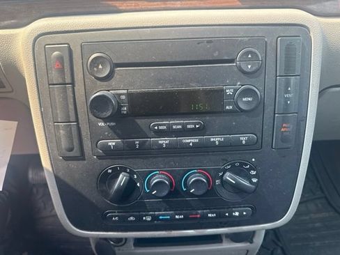 Used 2005 Ford Freestar SEL FWD image 2